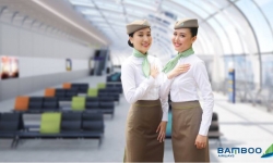 Cộng đồng mạng “dậy sóng” với đồng phục tiếp viên hàng không Bamboo Airways
