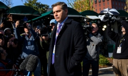 Nhà Trắng khôi phục thẻ phóng viên cho Jim Acosta