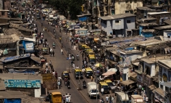 Khu ổ chuột lớn nhất Ấn Độ sắp trở thành 'siêu thành phố'?
