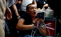 Phóng viên tờ Global Times bị người biểu tình bắt giữ tại Hong Kong