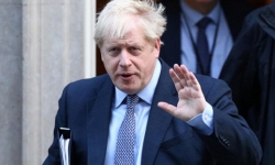 Boris Johnson gửi đi một lá thư xin gia hạn Brexit mà không có chữ ký