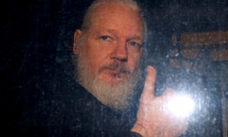 Thụy Điển hủy bỏ cáo trạng hiếp dâm của Julian Assange sau gần 10 năm