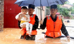 Những hình ảnh mới nhất về lũ lụt đang hoành hành tại Trung Quốc