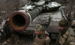 NATO có thể cung cấp thêm vũ khí hạng nặng cho Ukraine