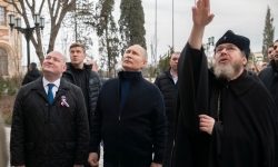 Tổng thống Nga Putin bất ngờ tới thăm Crimea