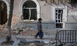 Ukraine nói vẫn bám trụ ở Bakhmut, Nga phủ nhận việc thiếu xe tăng