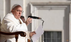 Giáo hoàng Francis phải nhập viện 'vài ngày' vì viêm đường hô hấp