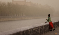 Bão cát, ô nhiễm nguy hiểm quay trở lại Bắc Kinh