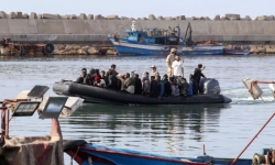 Thêm 55 người di cư chết đuối ở ngoài khơi Libya