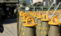 Các nghị sĩ Mỹ nêu quan ngại về việc gửi bom chùm cho Ukraine