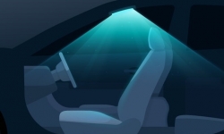 Hyundai khử trùng nội thất ôtô bằng cách gắn đèn tia cực tím