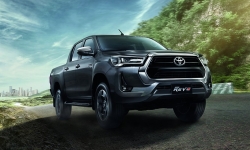 Toyota Hilux 2021 ra mắt: Sở hữu ngoại hình mới với động cơ được nâng cấp