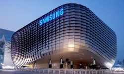 Apple vừa nộp phạt 950 triệu USD cho Samsung vì không mua đủ tấm nền OLED