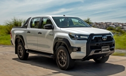 Toyota ra mắt Hilux 2020,giá từ 628 triệu