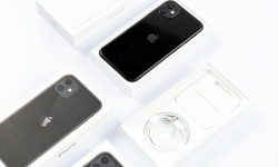 Hộp iPhone 11 thiếu phụ kiện đang có giá tốt