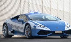Ý: Siêu xe Lamborghini được cảnh sát dùng chở thận nhanh tới bệnh viện
