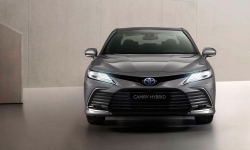 Toyota Camry 2021 sẽ có phiên bản hybrid khi về Việt Nam