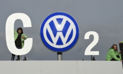 Volkswagen có thể bị phạt 100 triệu euro vì phát thải CO2 vượt chuẩn