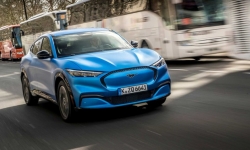 Ford sẽ dừng bán ôtô sử dụng động cơ đốt trong tại châu Âu