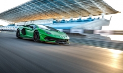 Lamborghini Aventador SVJ bị triệu hồi vì gặp lỗi bung nắp động cơ khi chạy