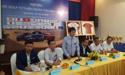 Đấu giá áo tuyển bóng đá nữ Việt Nam có chữ ký của Thủ tướng