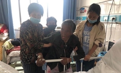 Cụ bà 79 tuổi người Trung Quốc bị con trai chôn sống