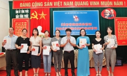 Chi hội Nhà báo Báo Vĩnh Phúc: Kết nạp hội viên và trao Kỷ niệm chương Vì sự nghiệp báo chí Việt Nam