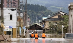 Nhật Bản có 15 người chết, sơ tán 76 nghìn dân vì mưa lớn