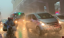 Dự báo thời tiết (21/7): Bắc Bộ có mưa giông, Trung Bộ nắng nóng kéo dài trong nhiều ngày tới