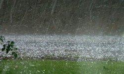 Bản tin dự báo thời tiết ngày 26/7: Cảnh báo mưa lớn, lốc, sét, mưa đá, gió giật mạnh ở Bắc bộ