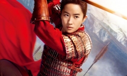 Poster mới của bom tấn 'Mulan' cho thị trường Trung Quốc bị “ném đá” dữ dội.