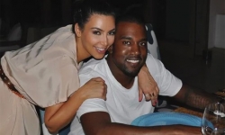 Kim Kardashian khoe ảnh bên chồng xóa tin đồn ly hôn