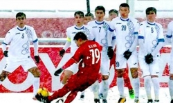 AFC so sánh bàn thắng của Quang Hải với cựu chân sút Beckham