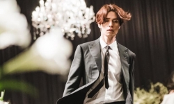 Lee Dong Wook 'biến hình' với mái tóc đỏ rực trong tập 1 'Bạn trai tôi là Hồ Ly'