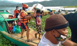 Bão Goni đổ bộ vào Philippines làm 4 người thiệt mạng