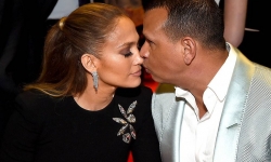 Jennifer Lopez 2 lần cách ly, 2 lần hoãn cưới vì Covid-19