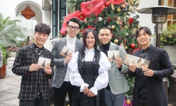 Hồng Nhung ra mắt album mới, bạn trai ngoại quốc âm thầm đến ủng hộ