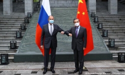 Trung Quốc và Nga lên án các lệnh trừng phạt của Mỹ và EU