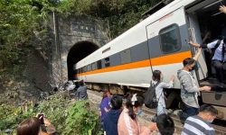 Tai nạn tàu hỏa ở Đài Loan, ít nhất 36 người chết, nhiều người bị thương