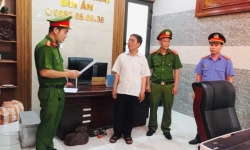 Quảng Nam: Bắt giữ trưởng phòng công chứng liên quan vụ làm giả sổ đỏ
