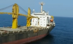 Tàu Iran bị tấn công bằng tên lửa hoặc bom ở Biển Đỏ