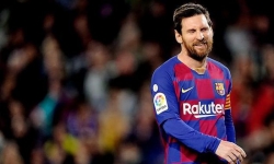 Chấp nhận giảm lương, siêu sao Messi ký hợp đồng 2  năm với Barcelona