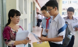 Chuyên gia luyện thi bình luận về đề thi Tiếng Anh lớp 10 ở Nghệ An