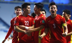 HLV Kiatisak chúc mừng thành tích thi đấu của tuyển Việt Nam