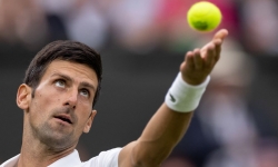 Novak Djokovic thắng ngược trận ra quân Wimbeldon 2021