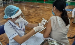 TP.HCM: Quận đầu tiên hoàn thành tiêm vắc xin ngừa COVID-19 cho người dân
