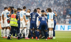 Cầu thủ Ligue 1 bị đột quỵ trong lúc thi đấu