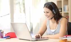 4 mẫu tai nghe giá rẻ được đánh giá tốt về chất lượng mic, phù hợp cho việc học trực tuyến
