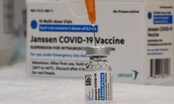Châu Âu cảnh báo vaccine Covid-19 của Johnson & Johnson có thể gây đông máu