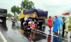 Quảng Nam: Hai thanh niên đi xe máy về quê gặp nạn, một người tử vong